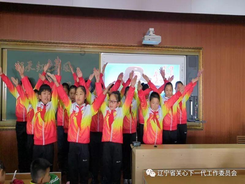 迷路的可爱男孩