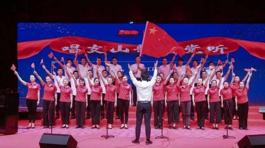 无限翻滚小球